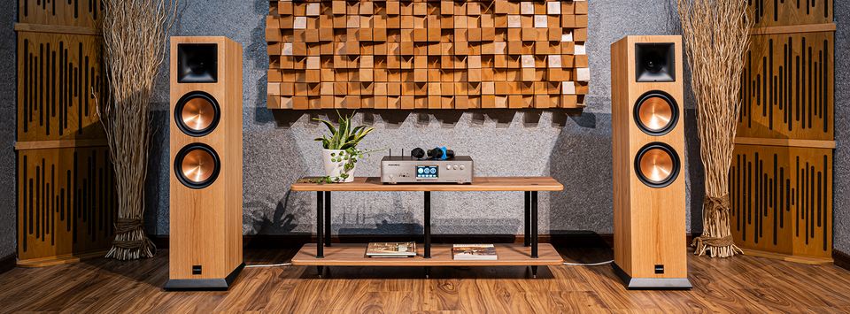 Cover image for PARAMAX