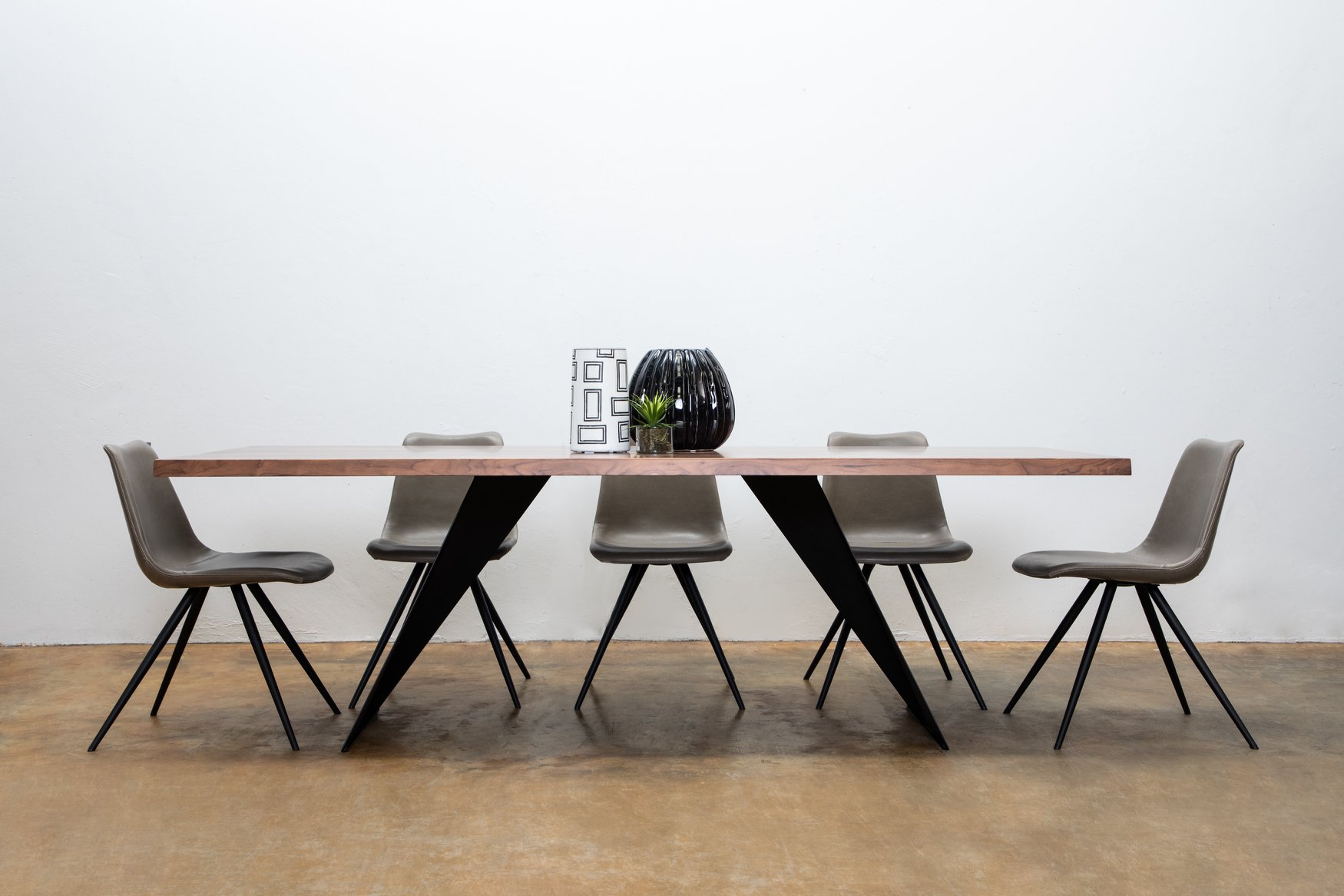 Cover image for LIFESTYLE FURNITURE