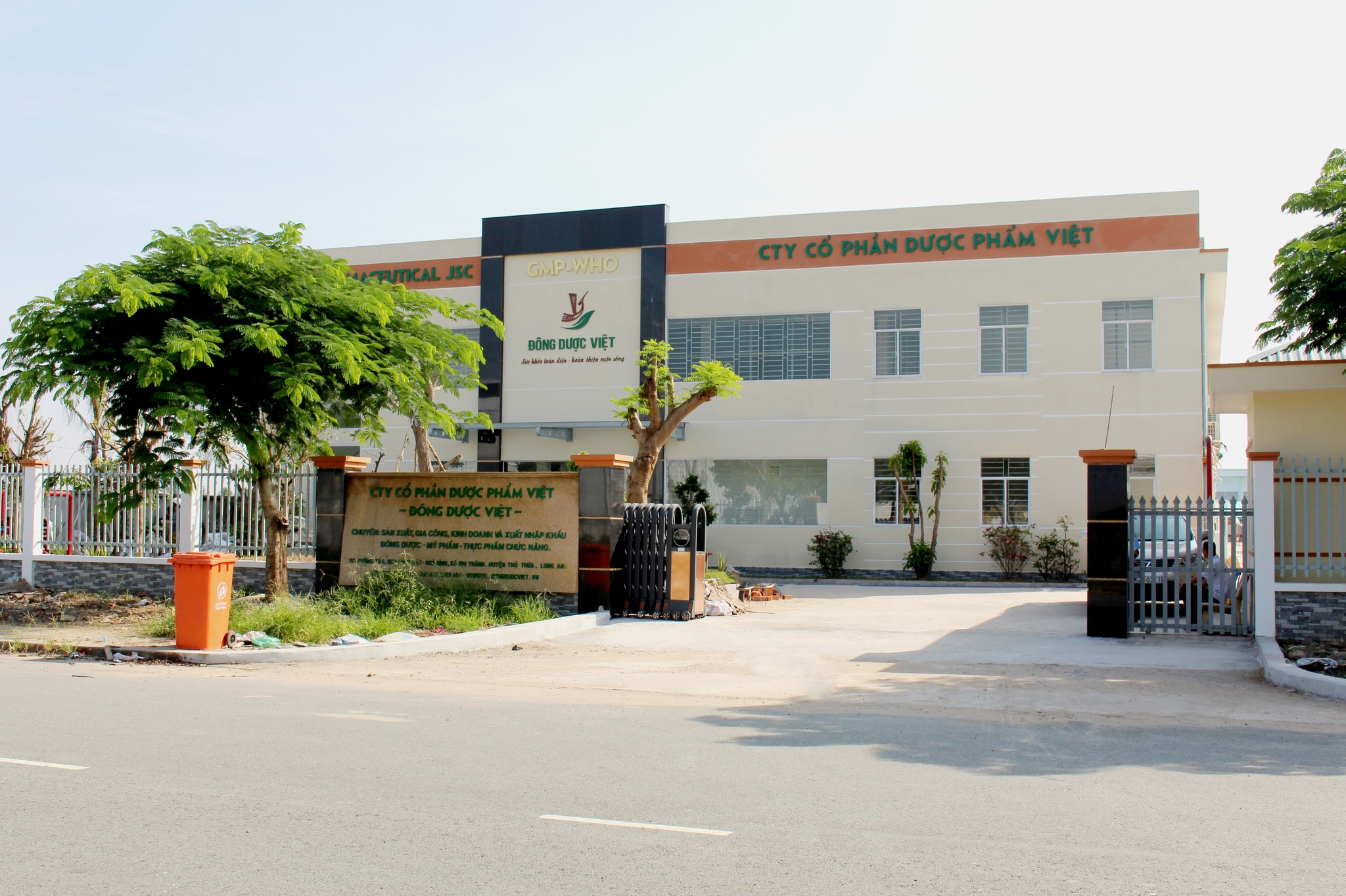 Cover image for Dược Phẩm Việt - Đông Dược Việt