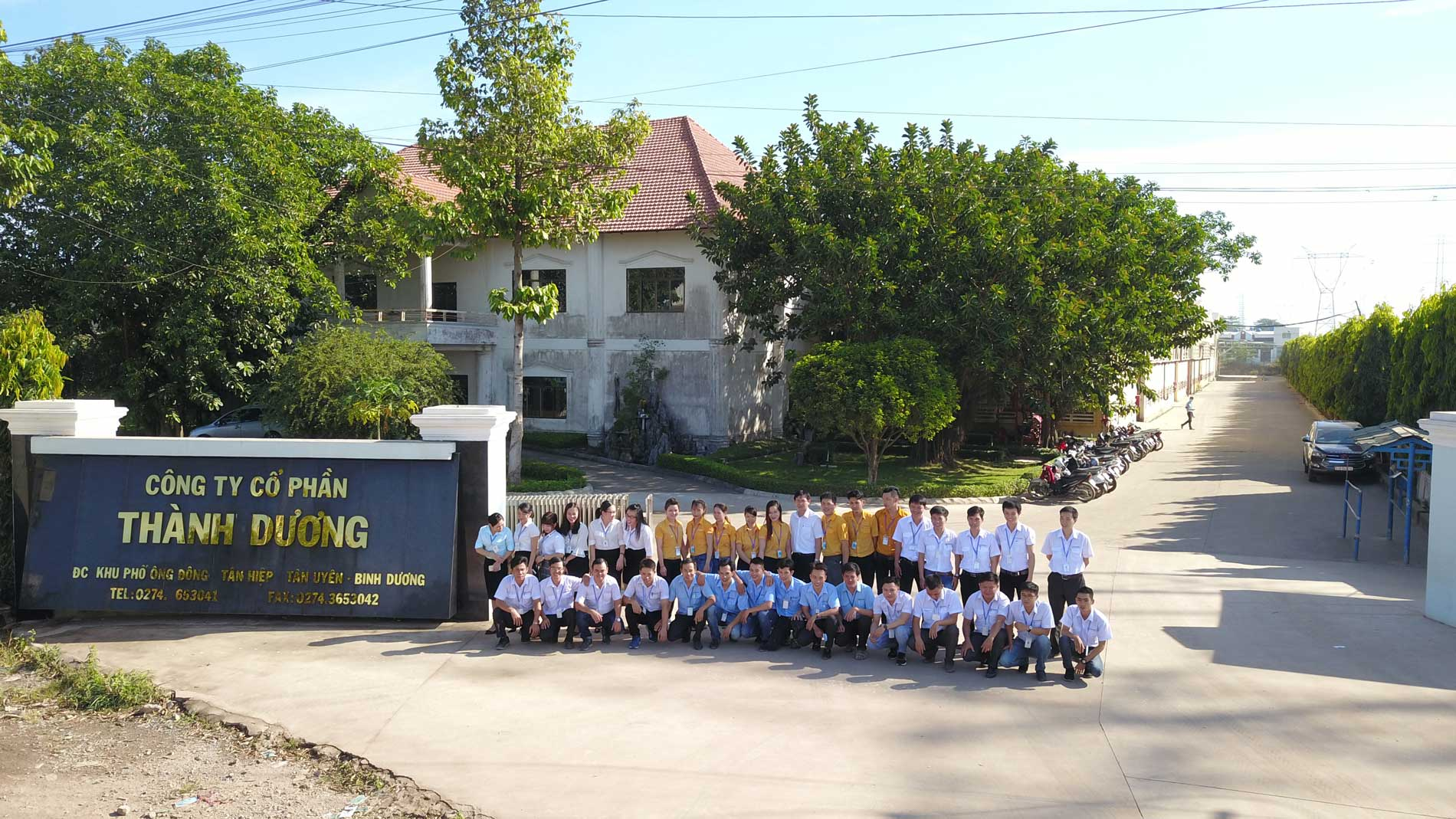 Cover image for THÀNH DƯƠNG