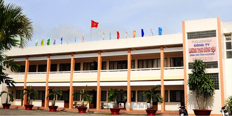 Cover image for LƯƠNG THỰC SÔNG HẬU