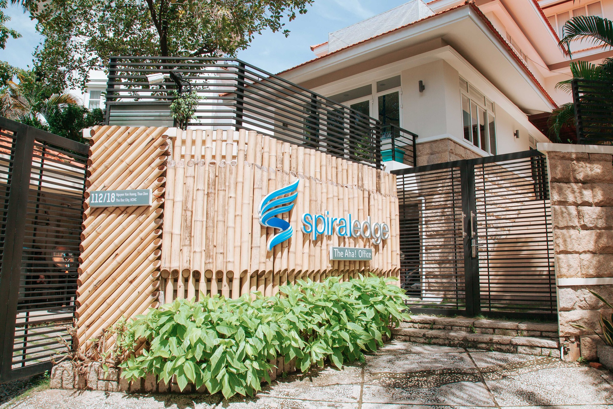 Cover image for Spiraledge