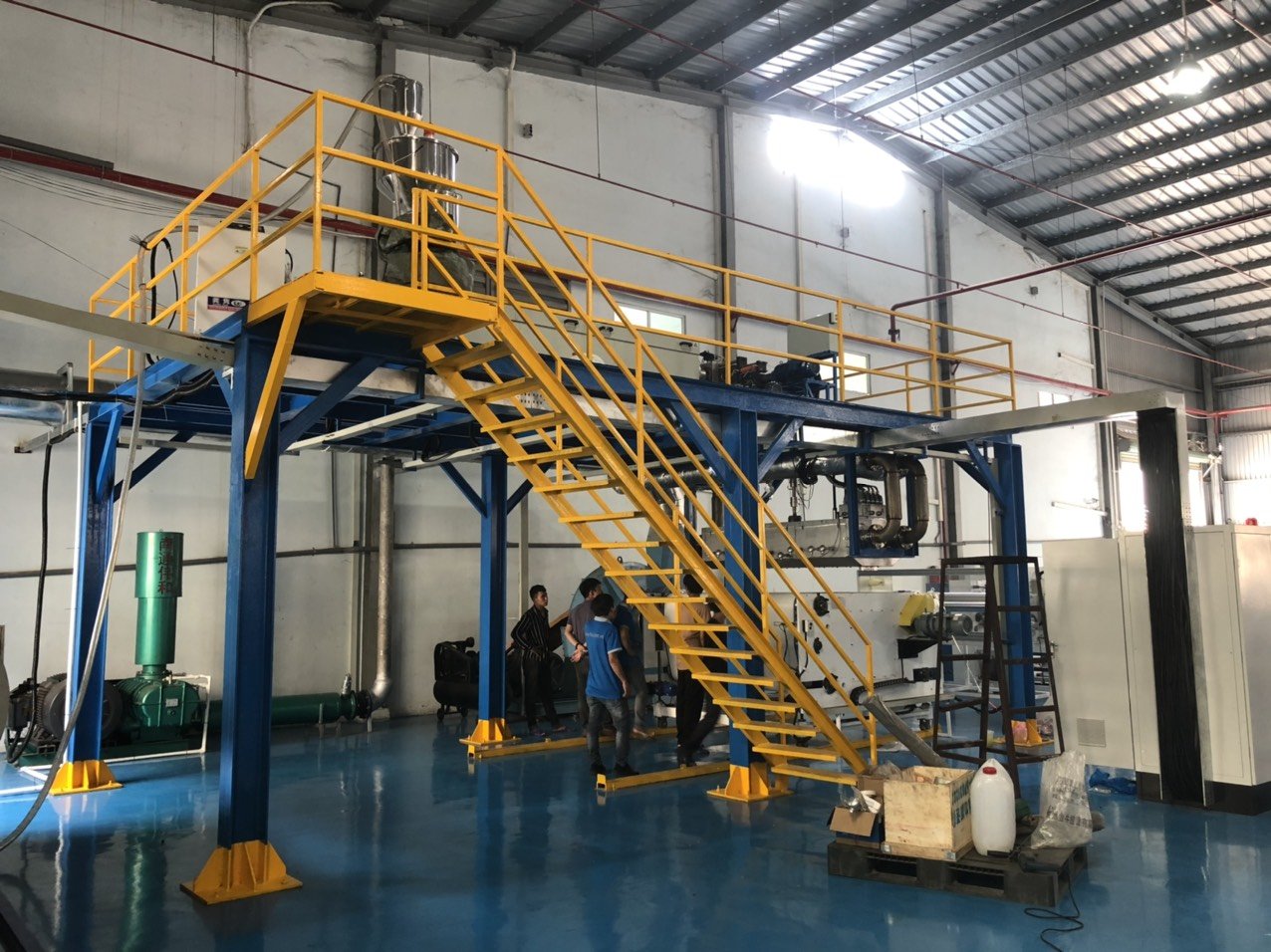 Cover image for TNHH Dệt 5S