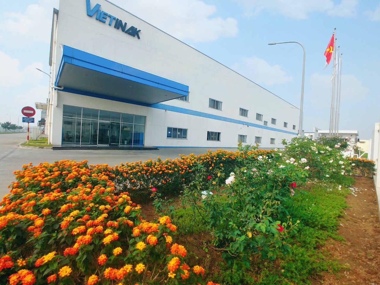 Cover image for Vietinak