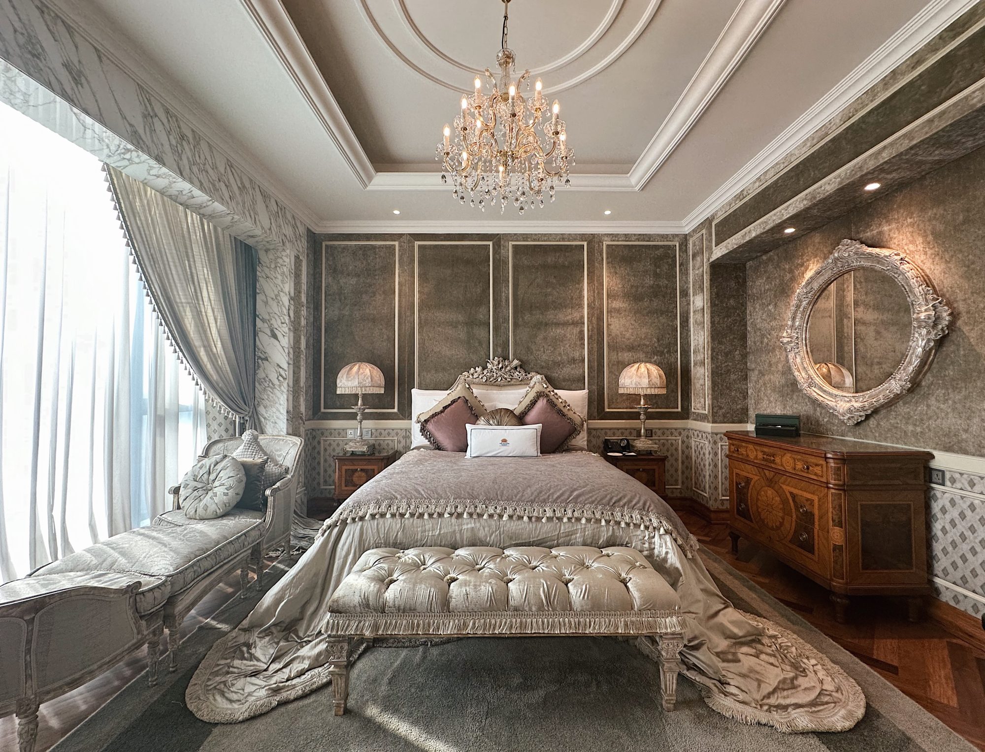 Cover image for The Reverie Saigon