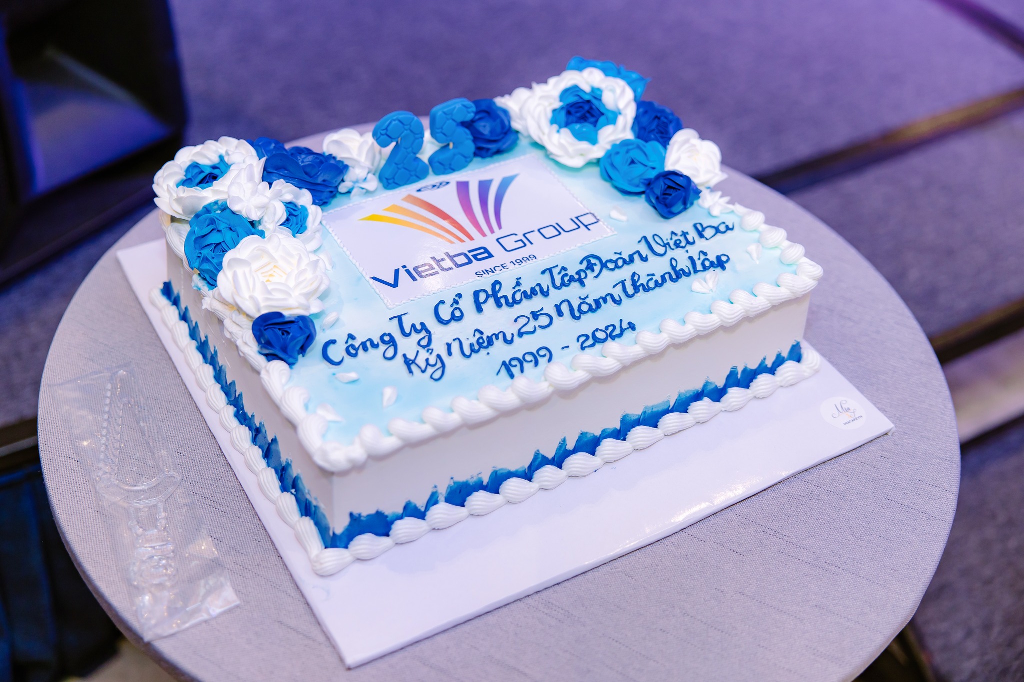 Cover image for Vietba Group