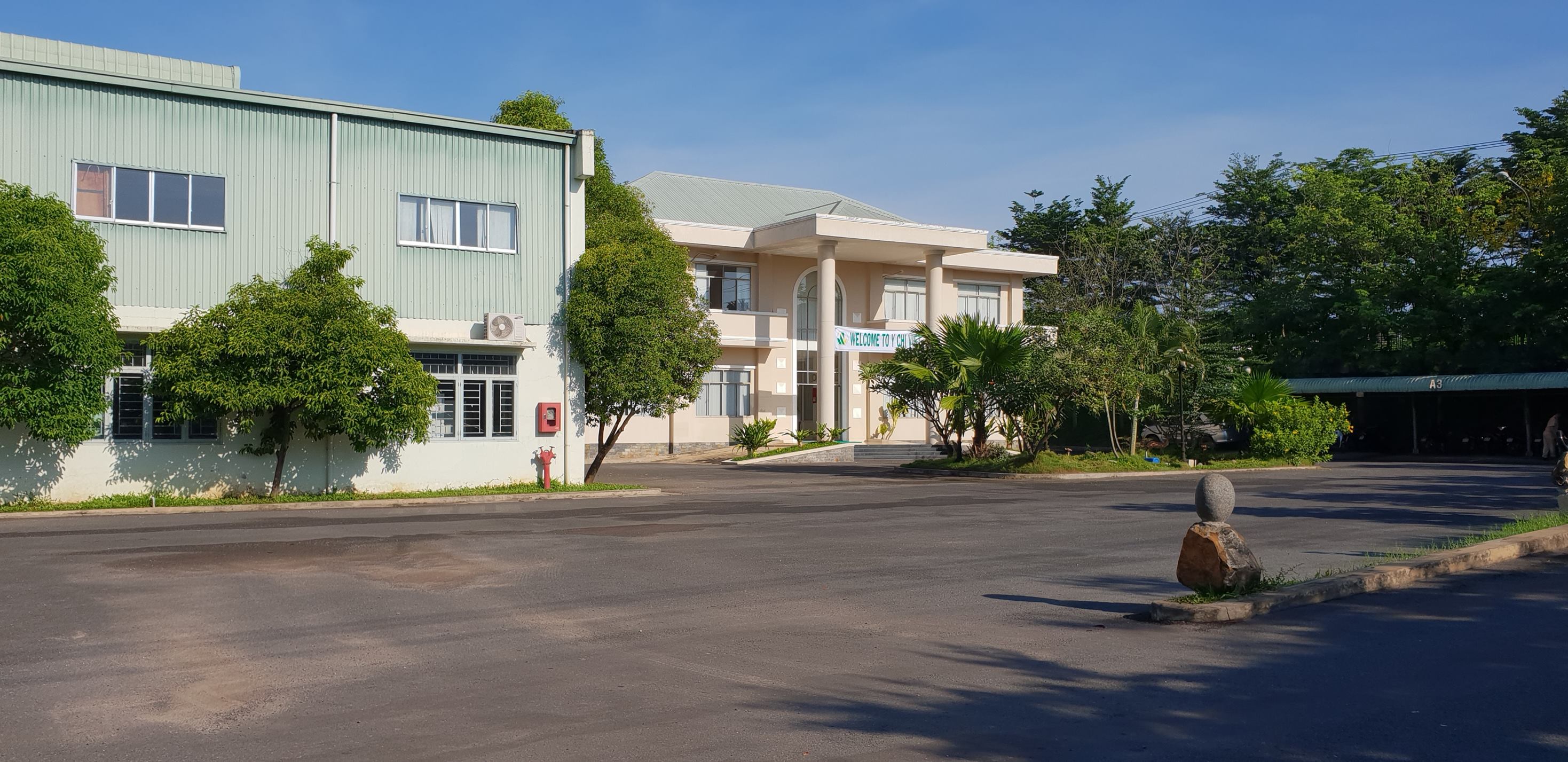 Cover image for Ý Chí Việt