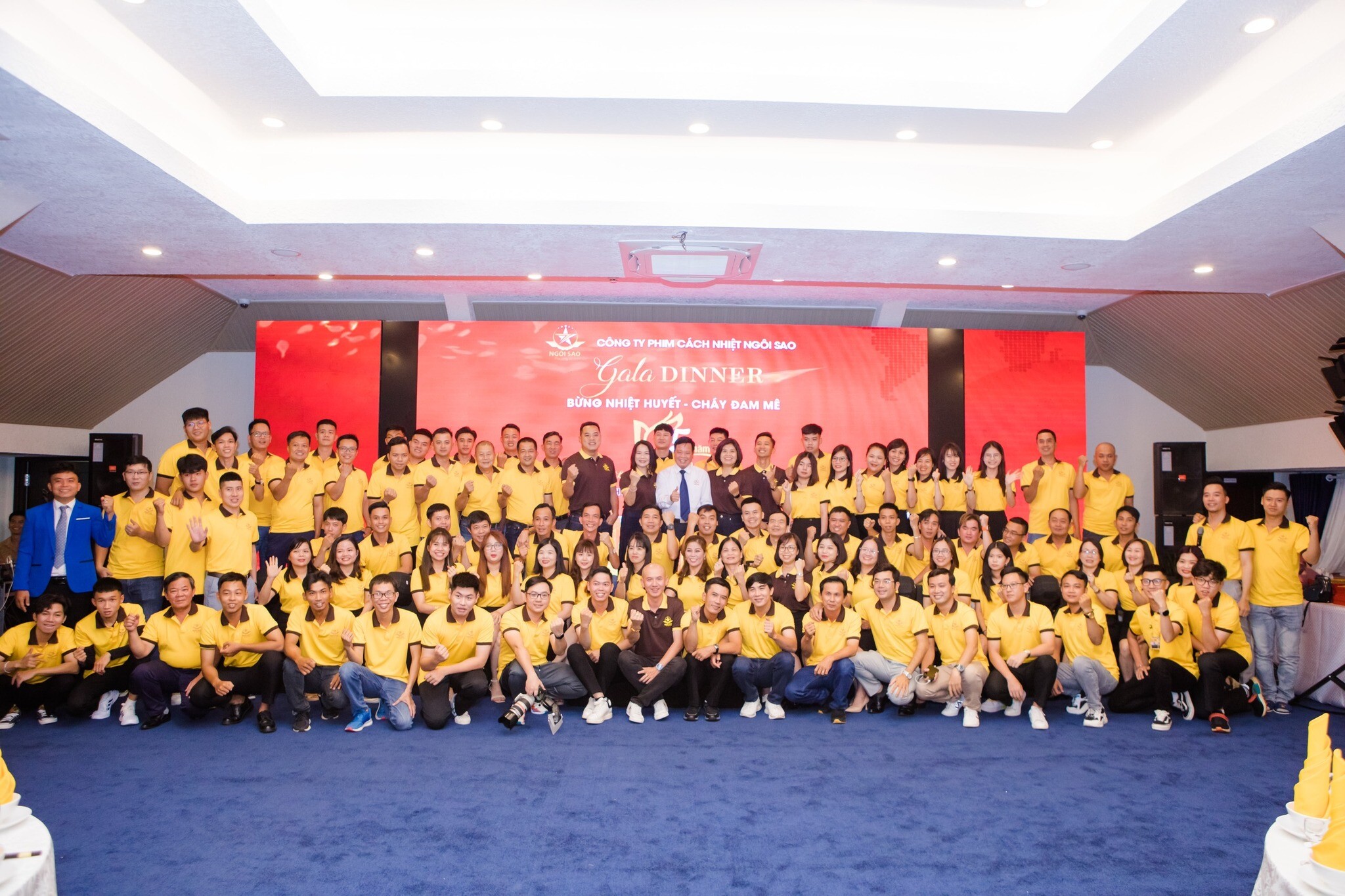 Cover image for XÚC TIẾN THƯƠNG MẠI VÀ DỊCH VỤ NGÔI SAO