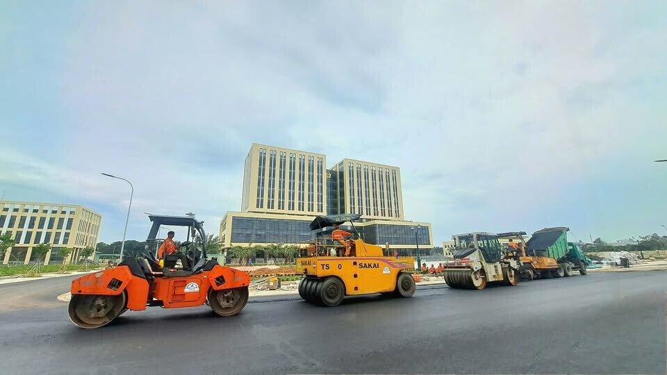 Cover image for Công Ty Cổ Phần Thương Mại Hoàng Bách