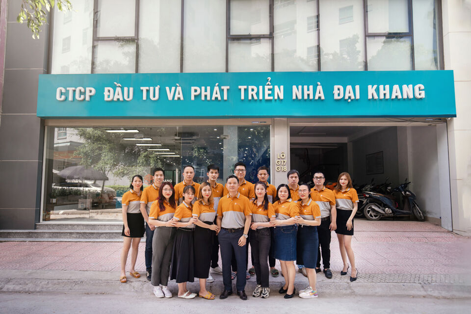 Cover image for Nhà Đại Khang