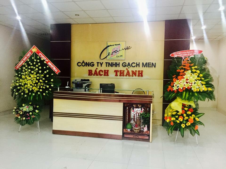 Cover image for Gạch Men Bách Thành