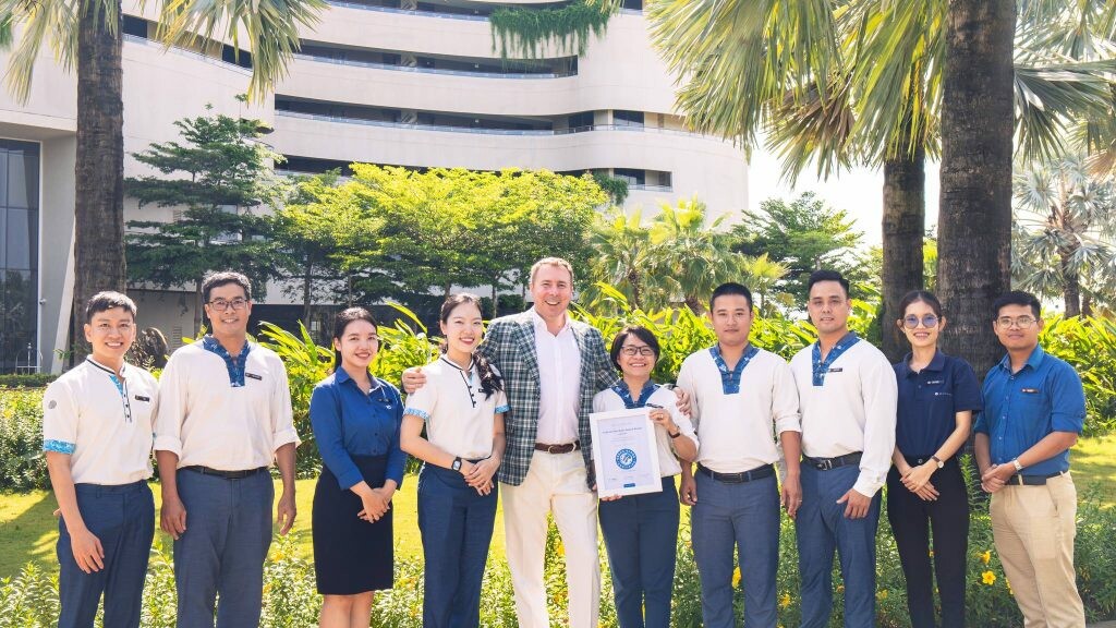 Cover image for Milton