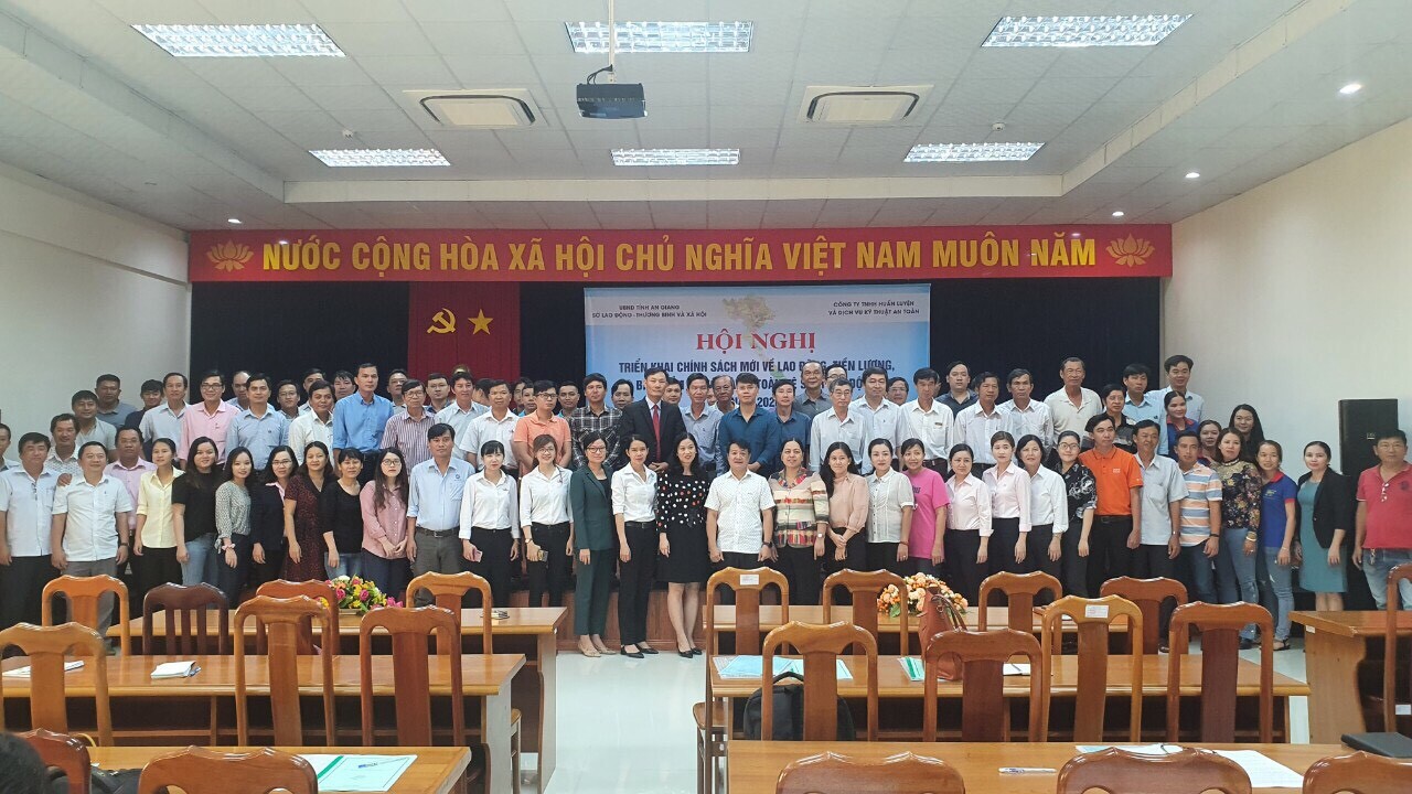 Cover image for HUẤN LUYỆN VÀ DỊCH VỤ KỸ THUẬT AN TOÀN