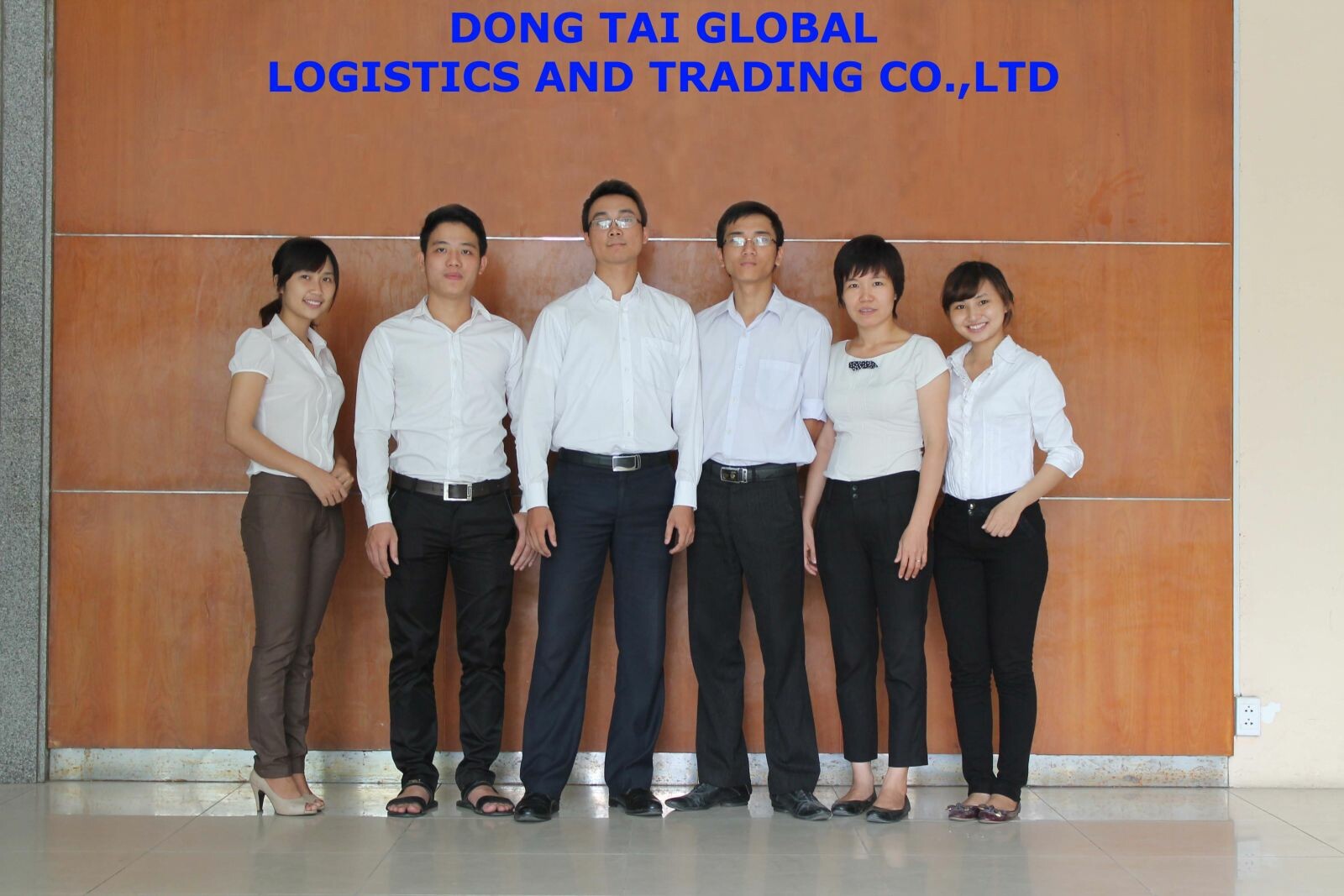 Cover image for THƯƠNG MẠI VÀ TIẾP VẬN TOÀN CẦU ĐÔNG TÀI