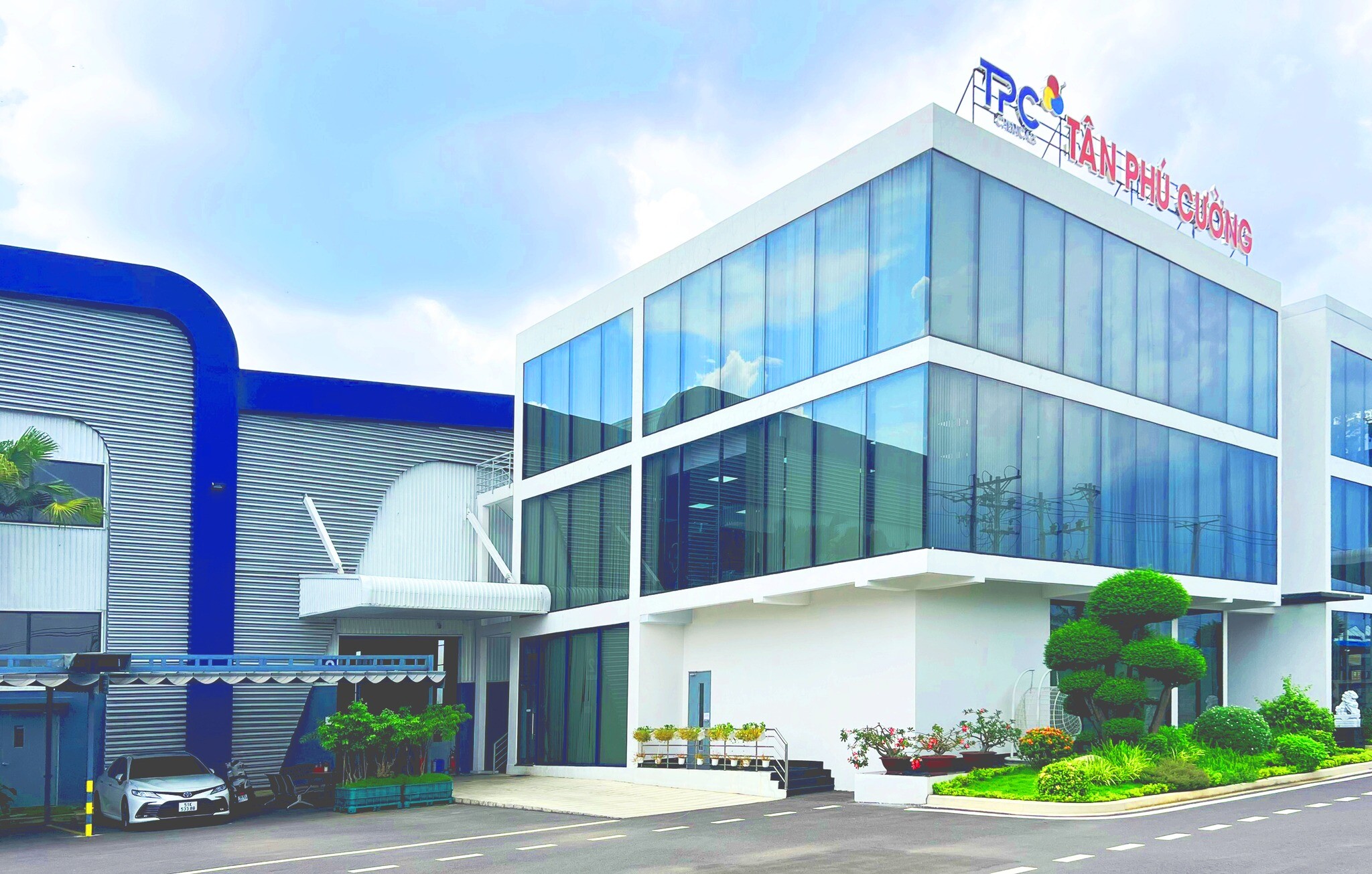 Cover image for XUẤT NHẬP KHẨU HÓA CHẤT TÂN PHÚ CƯỜNG