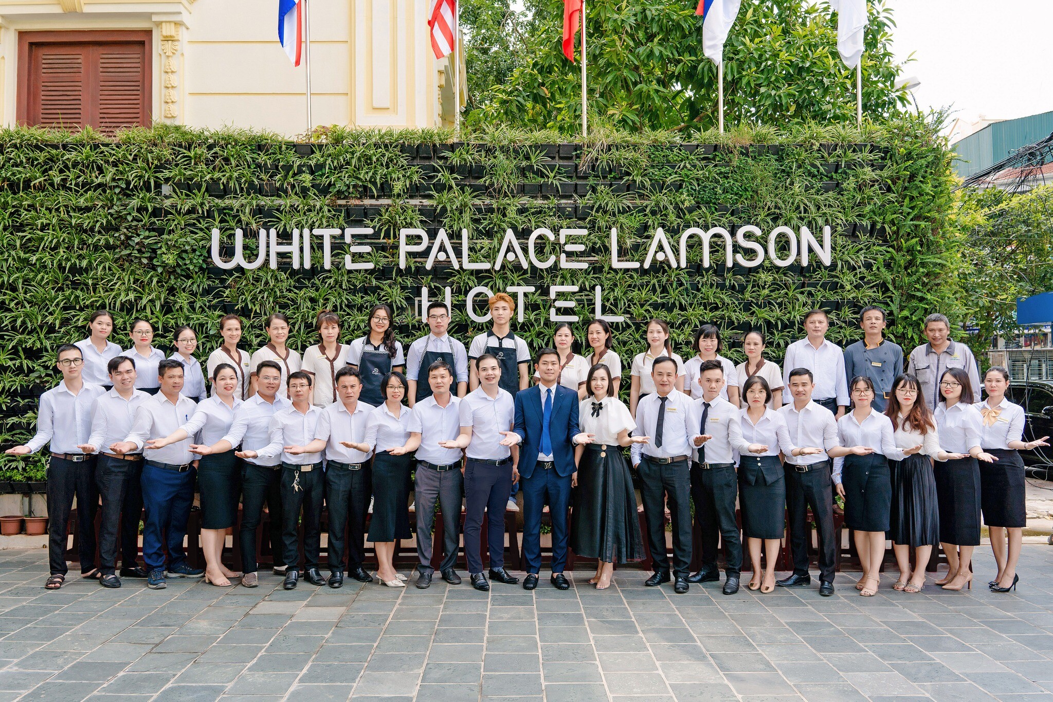 Cover image for Lam Sơn Invest