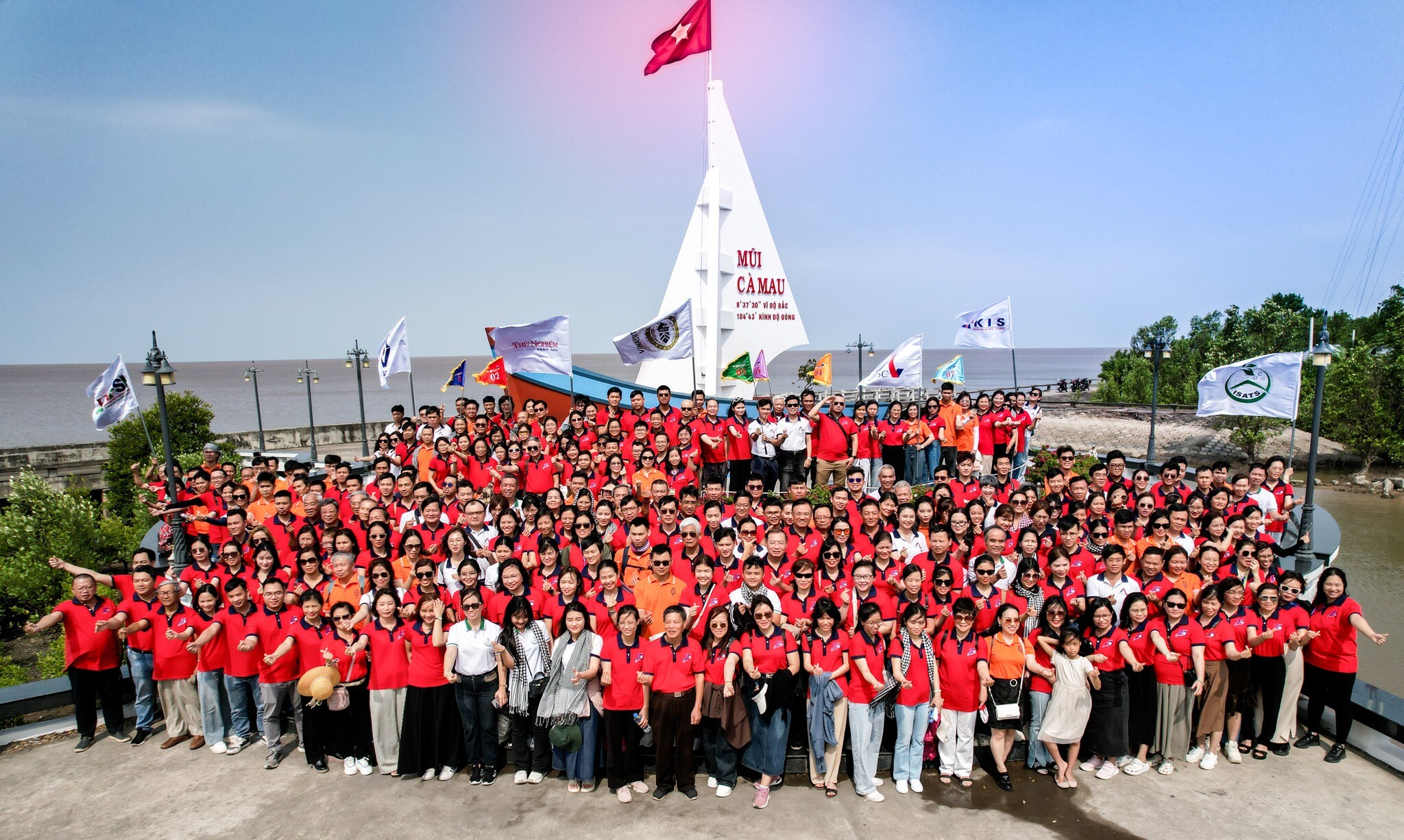 Cover image for CHỨNG NHẬN VÀ GIÁM ĐỊNH VINACERT