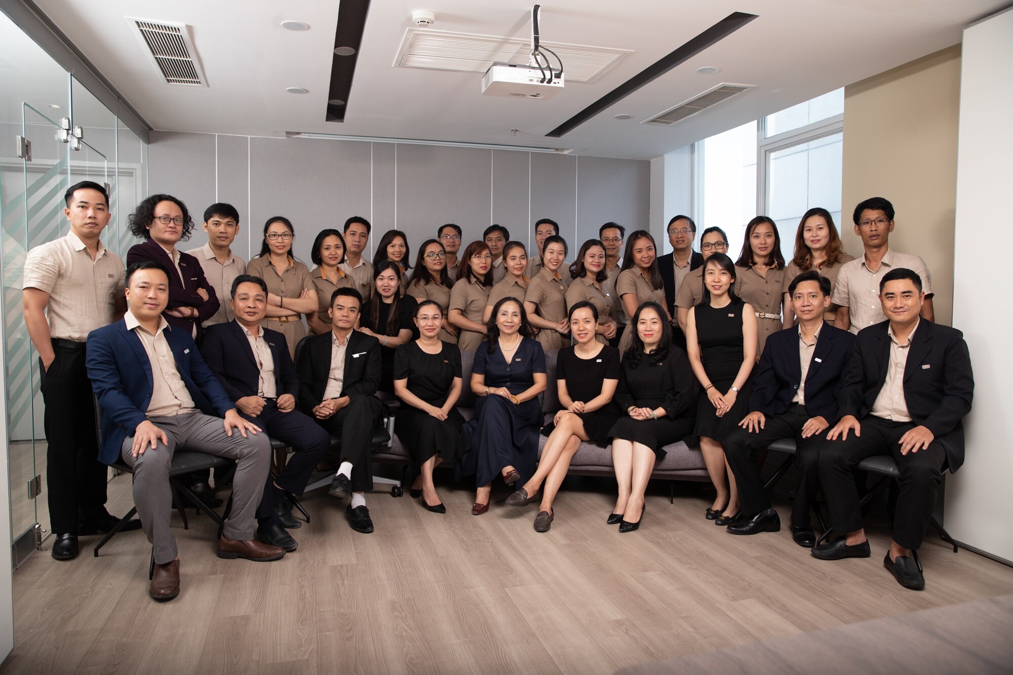 Cover image for Xây Dựng Tây Hồ