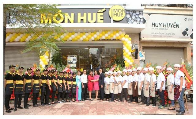 Cover image for Nhà Hàng Món Huế