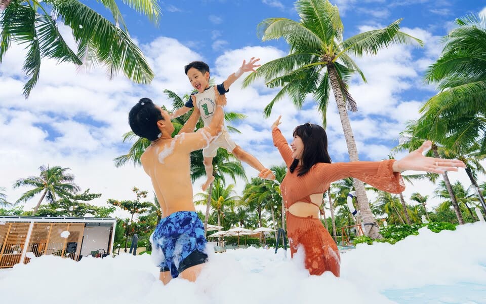 Cover image for Sailing Club