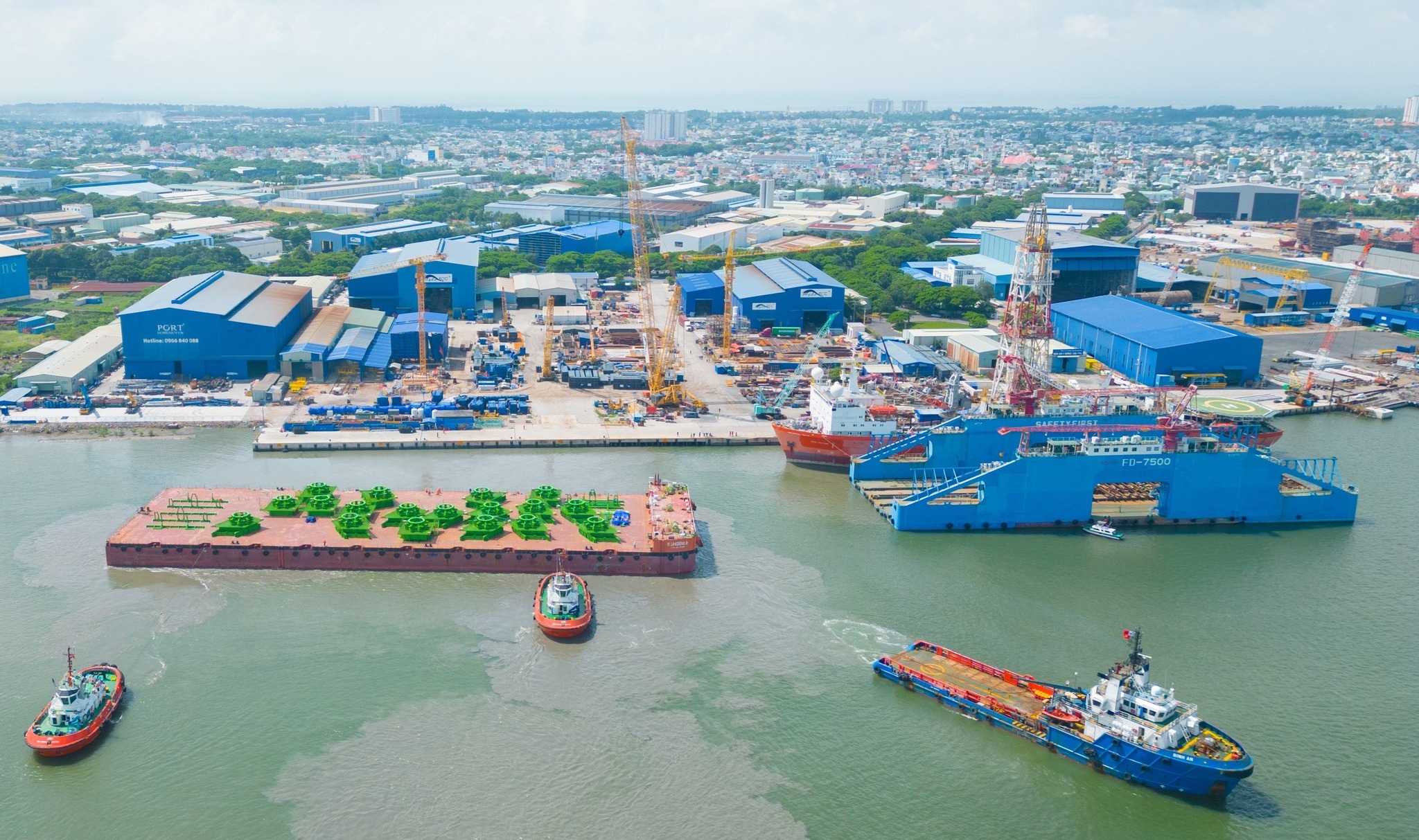 Cover image for CẢNG ĐÔNG XUYÊN