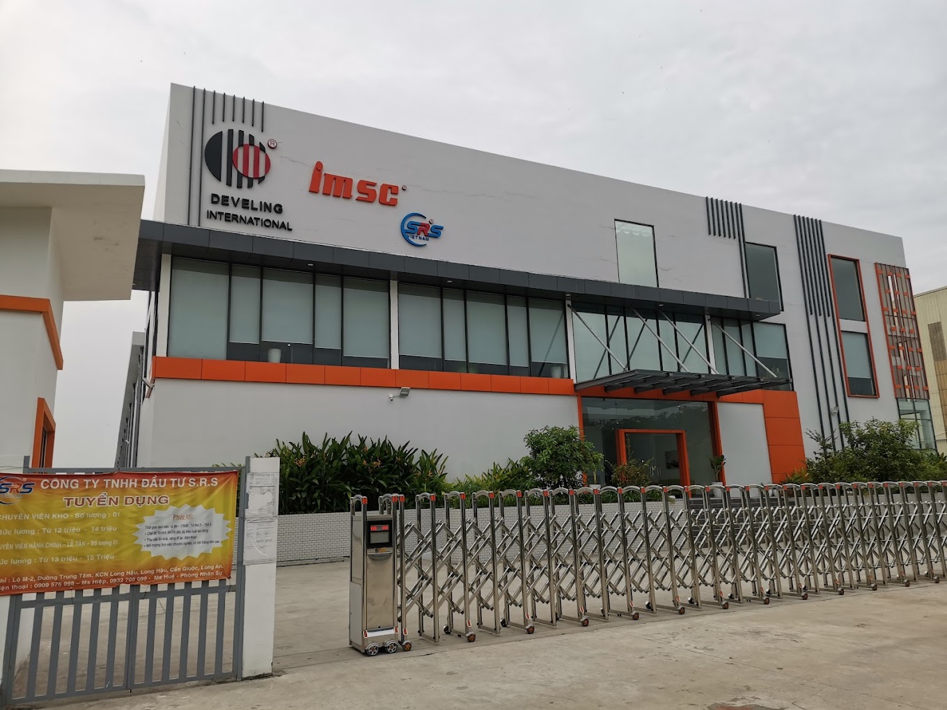 Cover image for Develing Quốc Tế Việt Nam