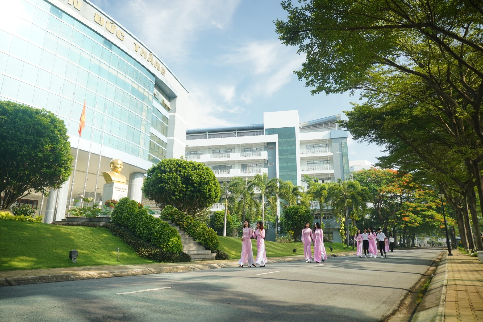 Cover image for Đại học Tôn Đức Thắng