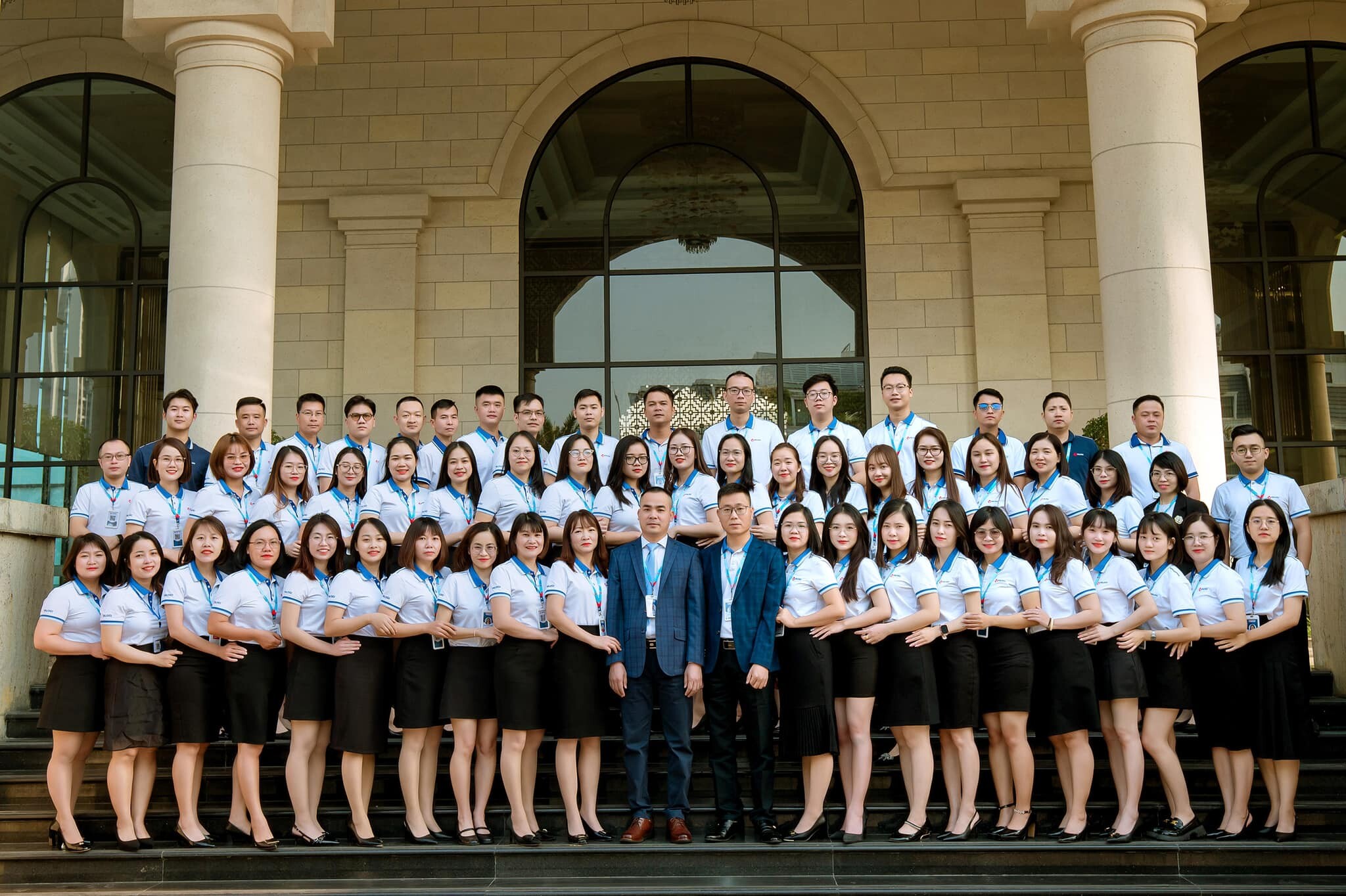 Cover image for THƯƠNG MẠI DỊCH VỤ VẬN TẢI VIỆT Á - VALOGI