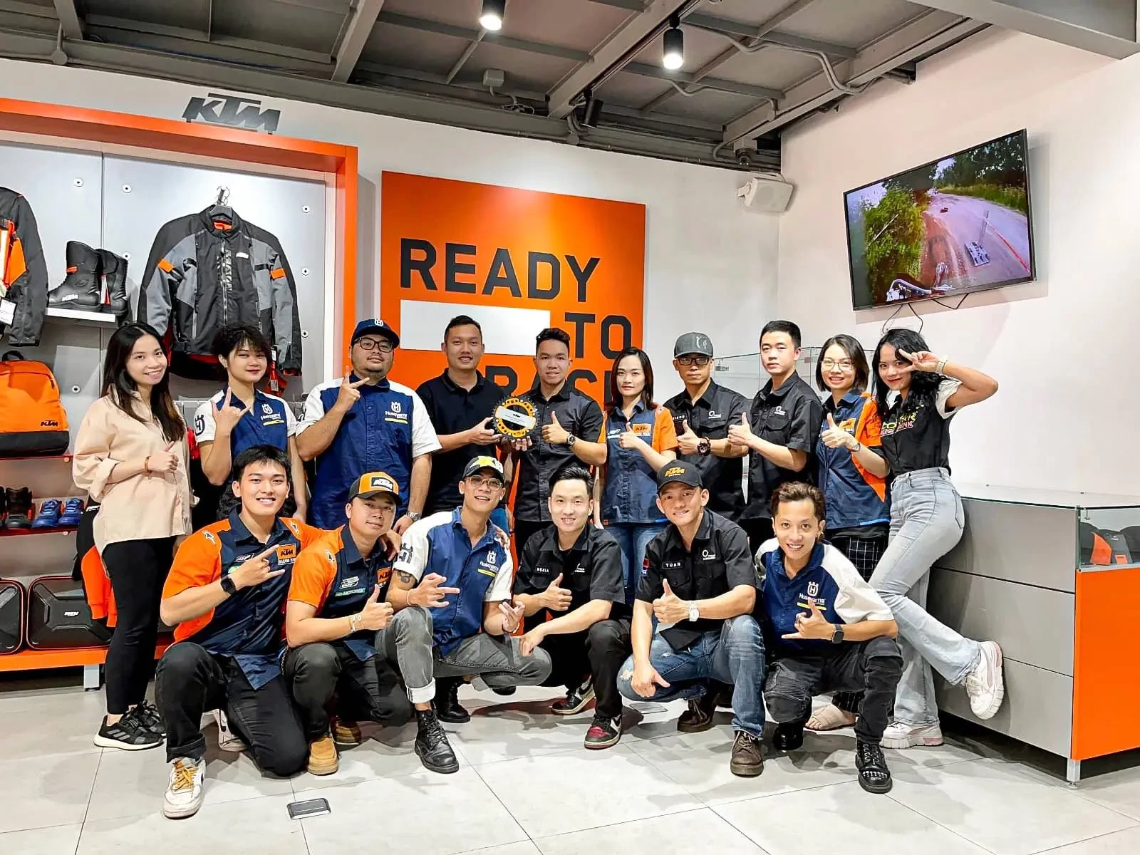 Viet Moto Retail J.S.C 2