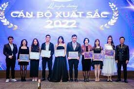 Tập đoàn đầu tư EMIR 4