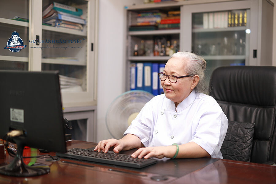 Gia Chánh Cẩm Tuyết 4