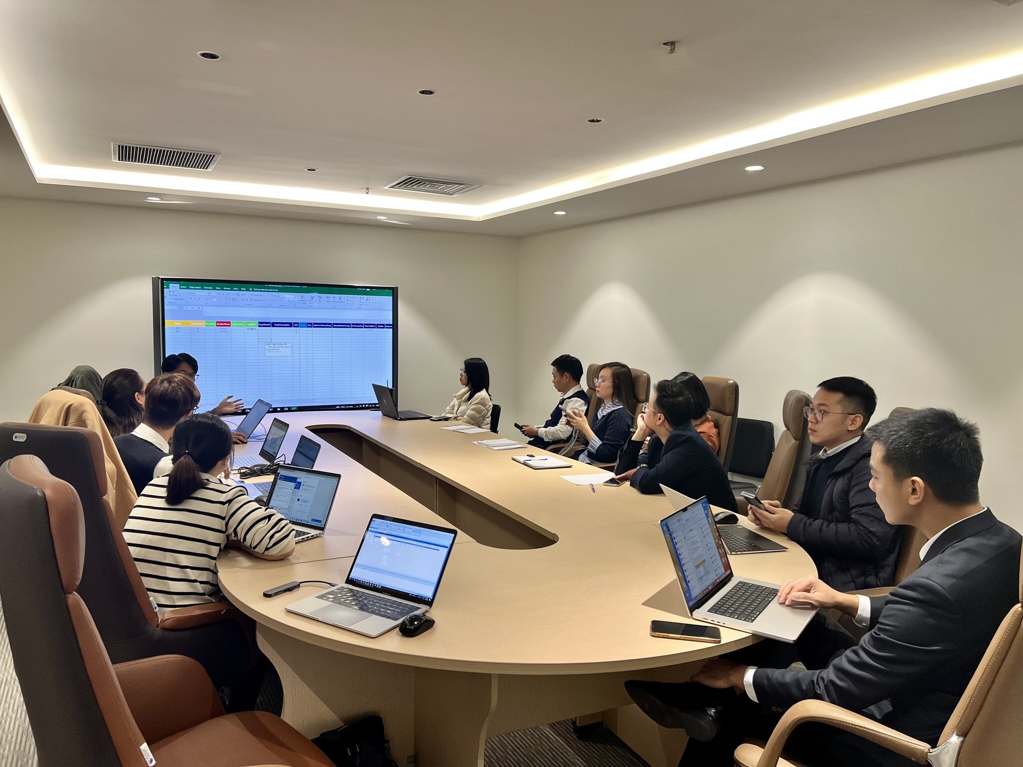 Công Ty Cổ Phần Dip Holding 4