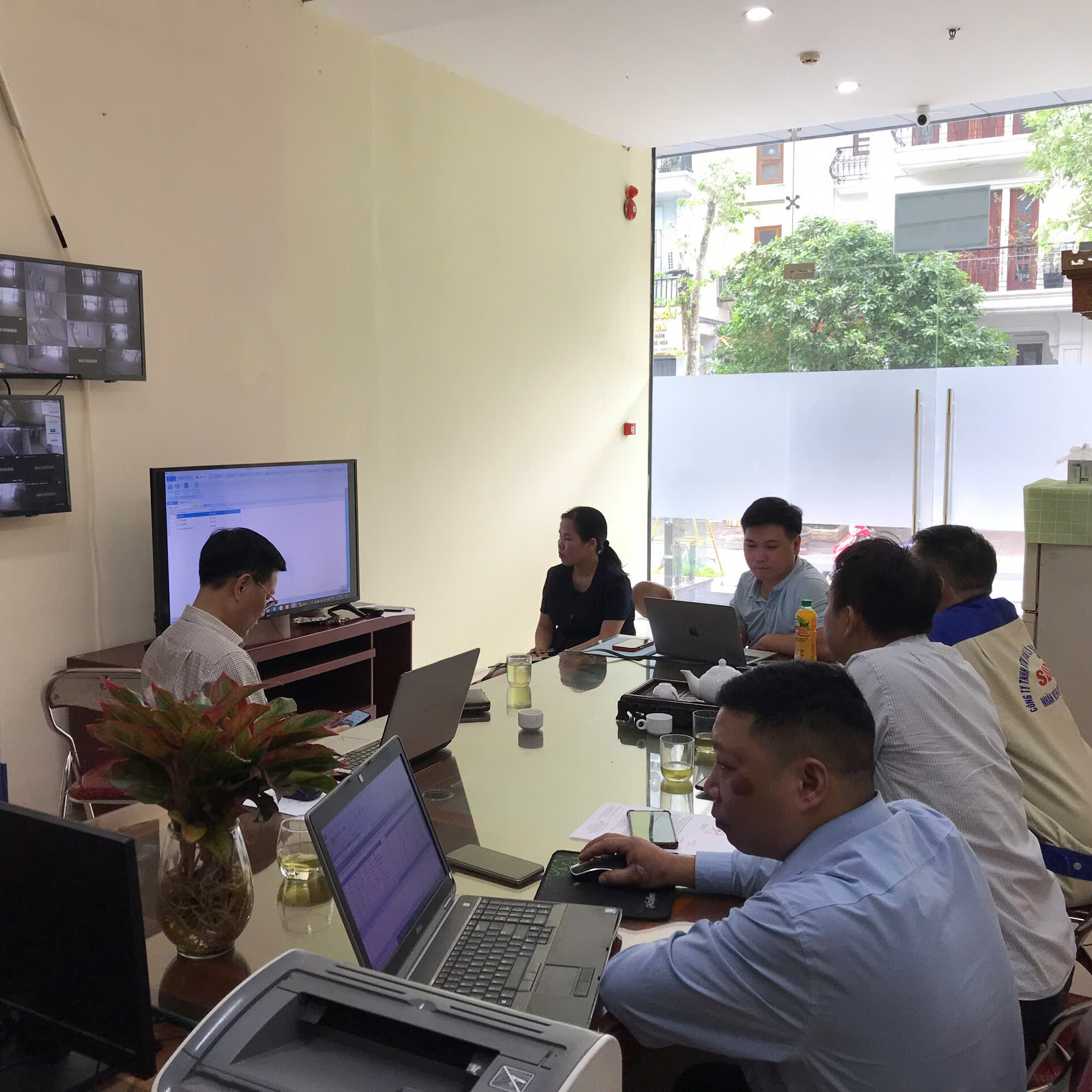 Công Ty Cổ Phần Dip Holding 7