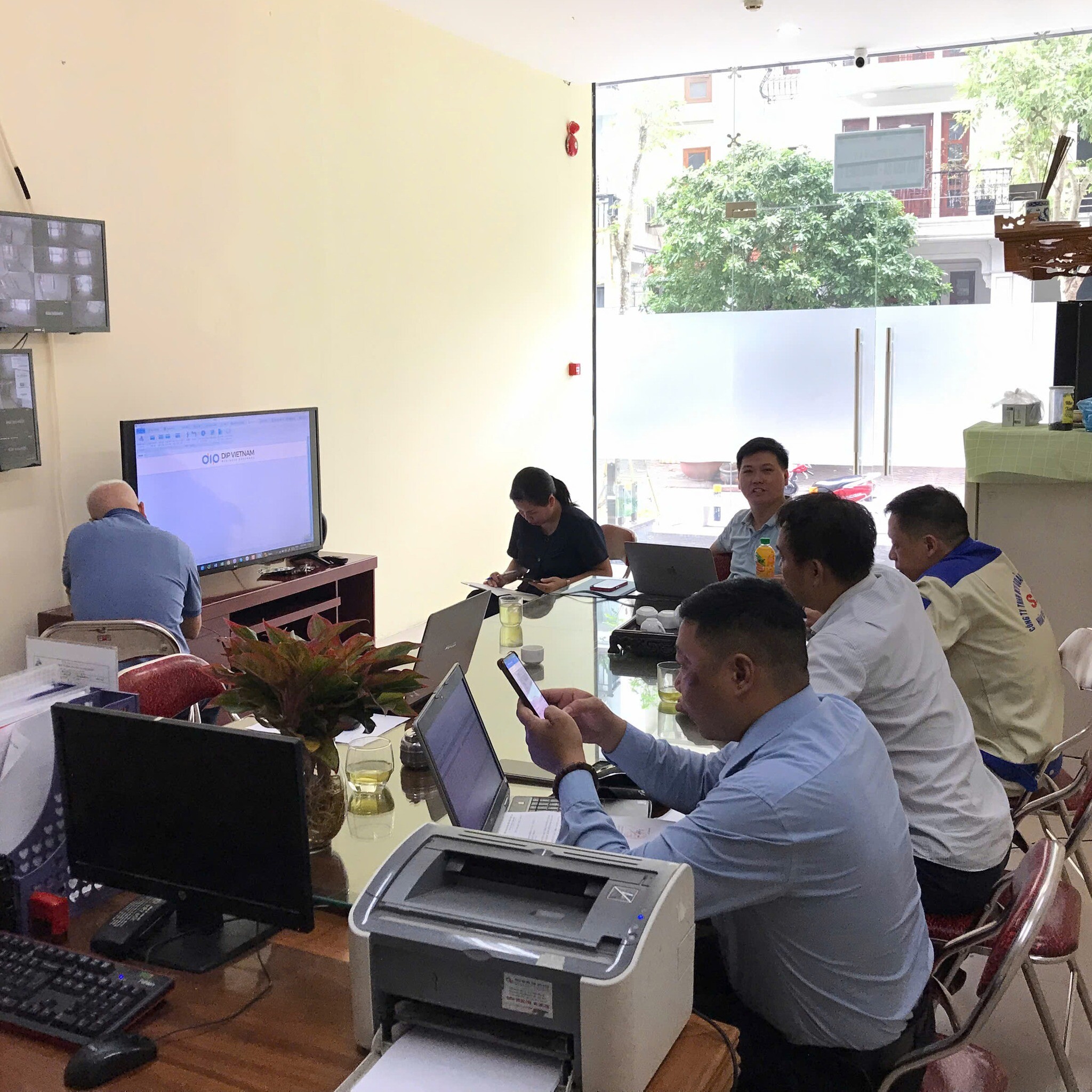 Công Ty Cổ Phần Dip Holding 9