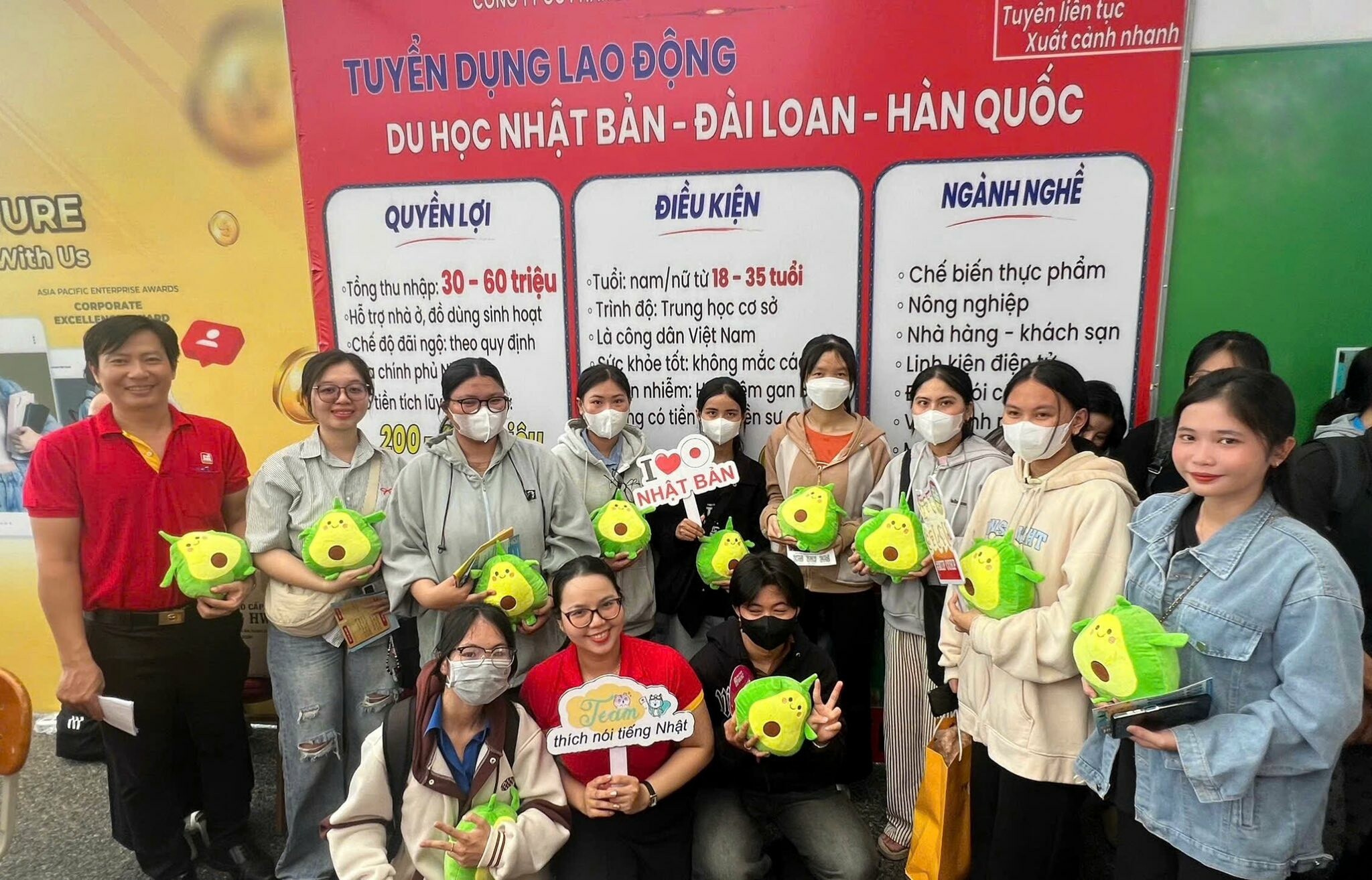 Tài Chính & Truyền Thông Quốc Tế MIF 6