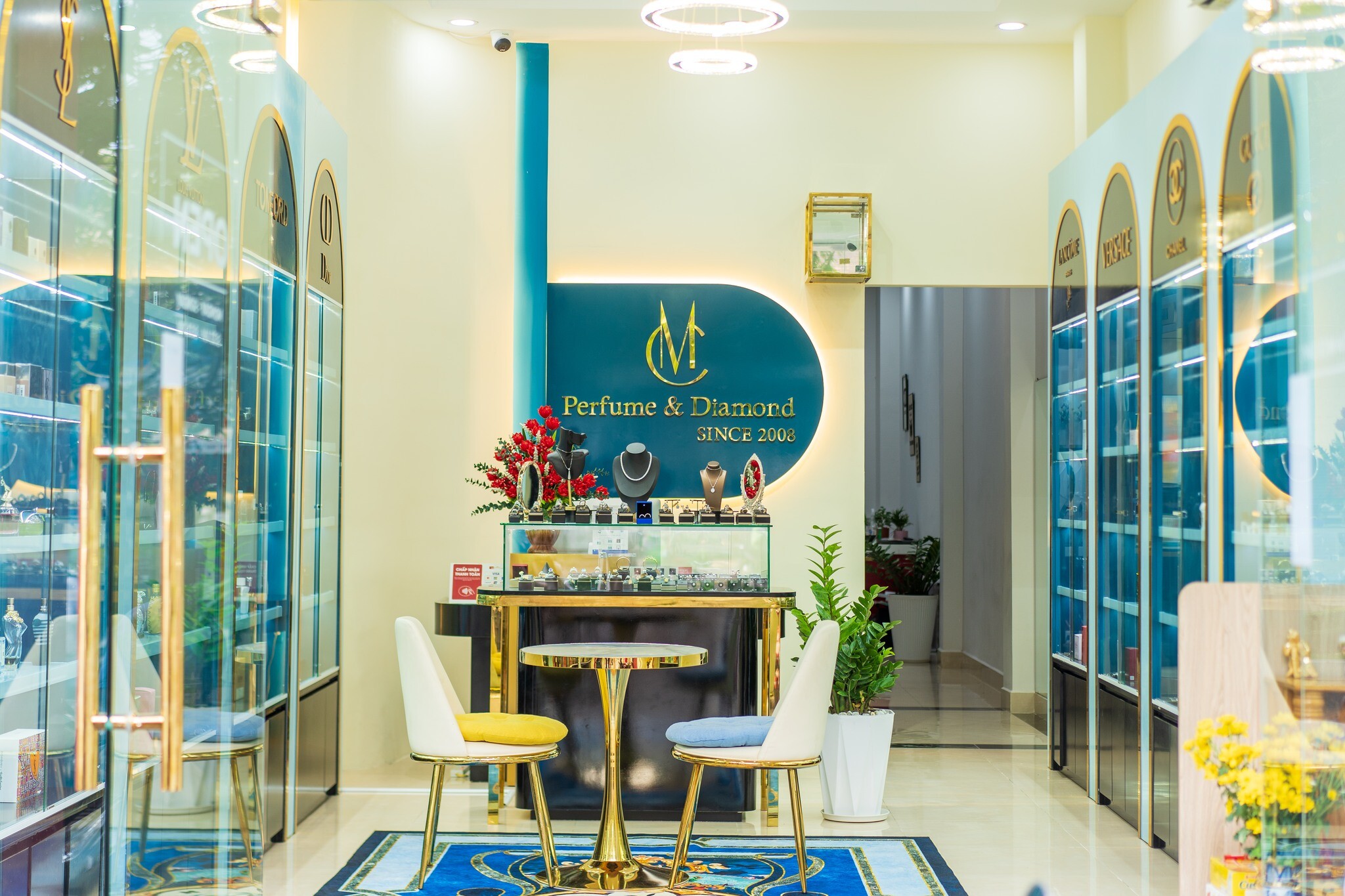 Nước hoa và Trang sức MC 6