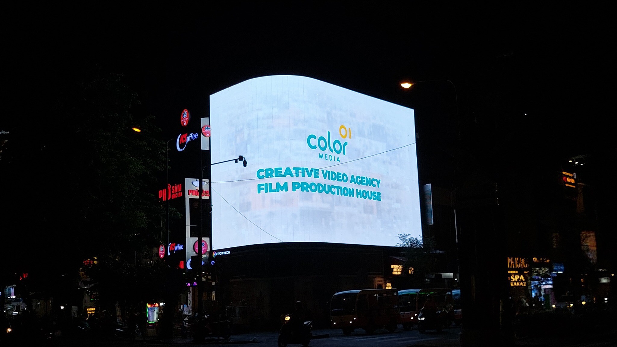 Truyền thông giải trí sắc màu 3