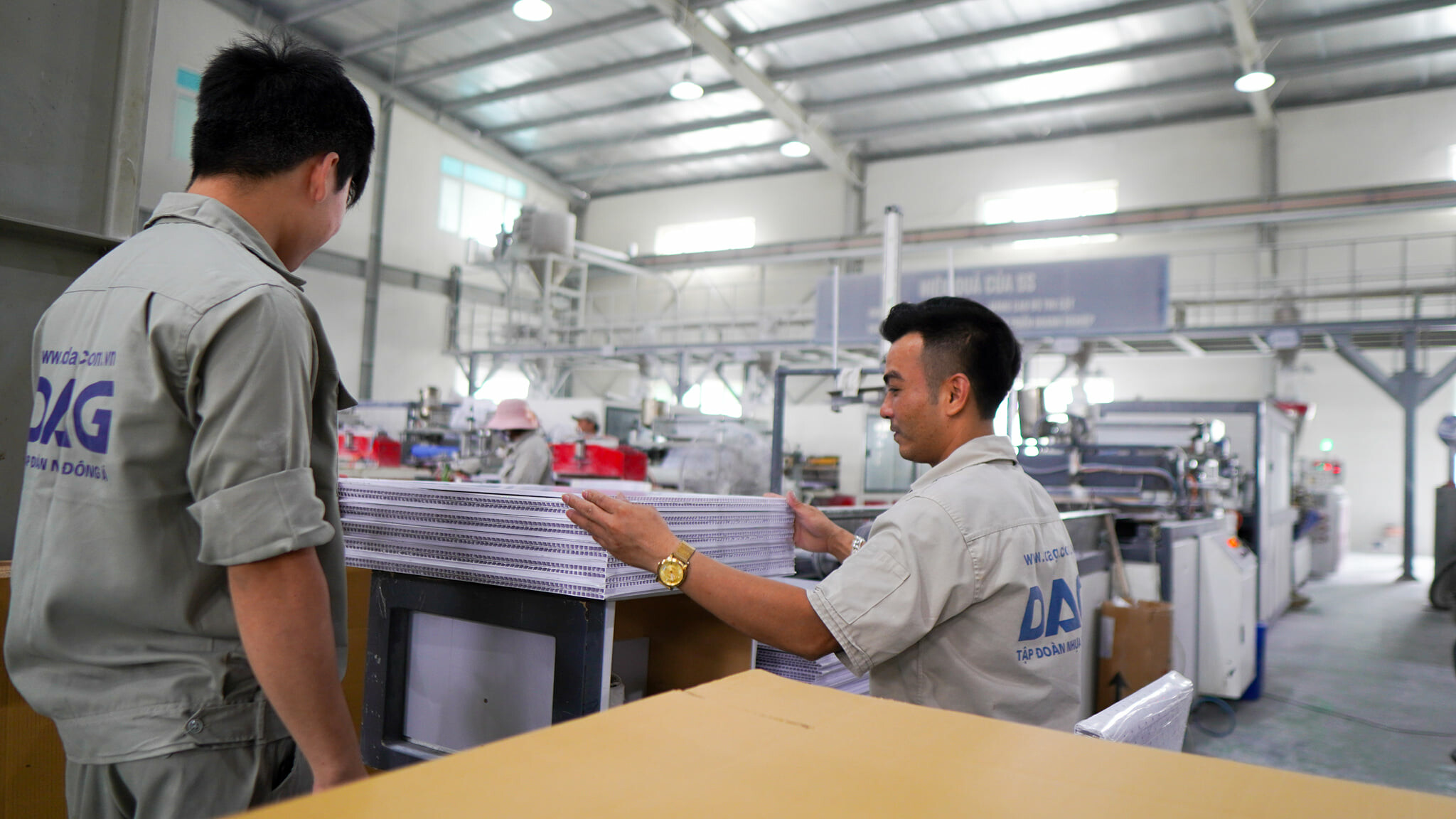 Tập Đoàn Nhựa Đông Á 5