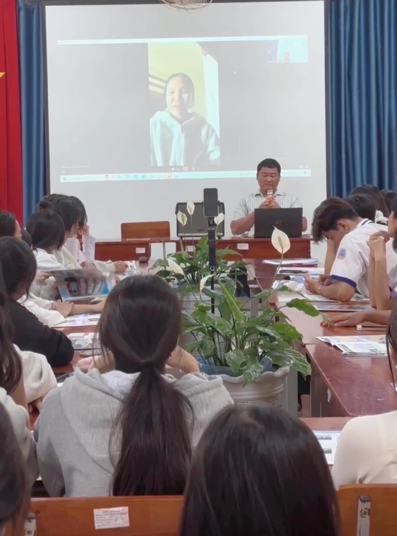 DU HỌC HÓA DIỆU HIỀN 5