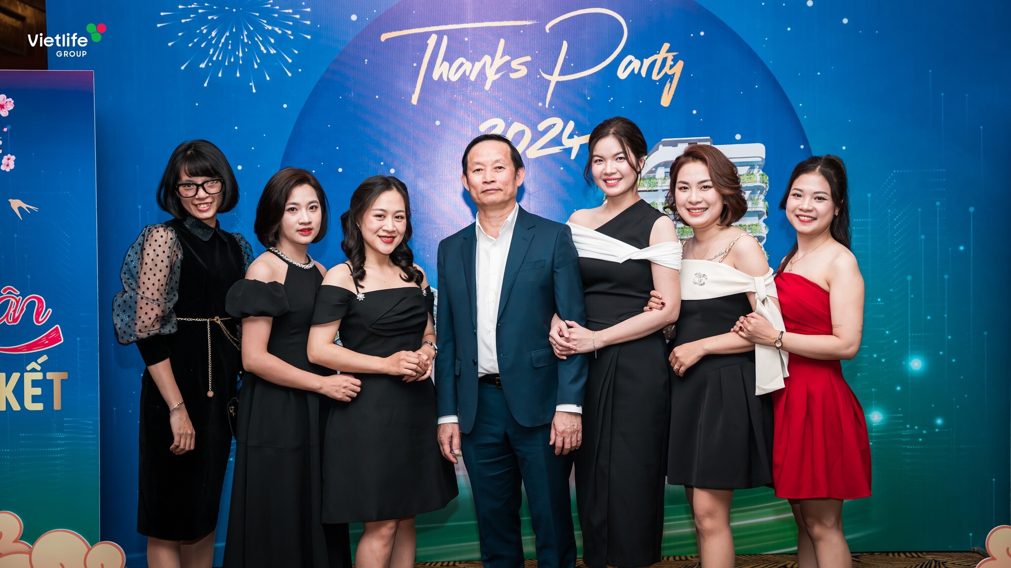 Y Dược Vietlife Group 8