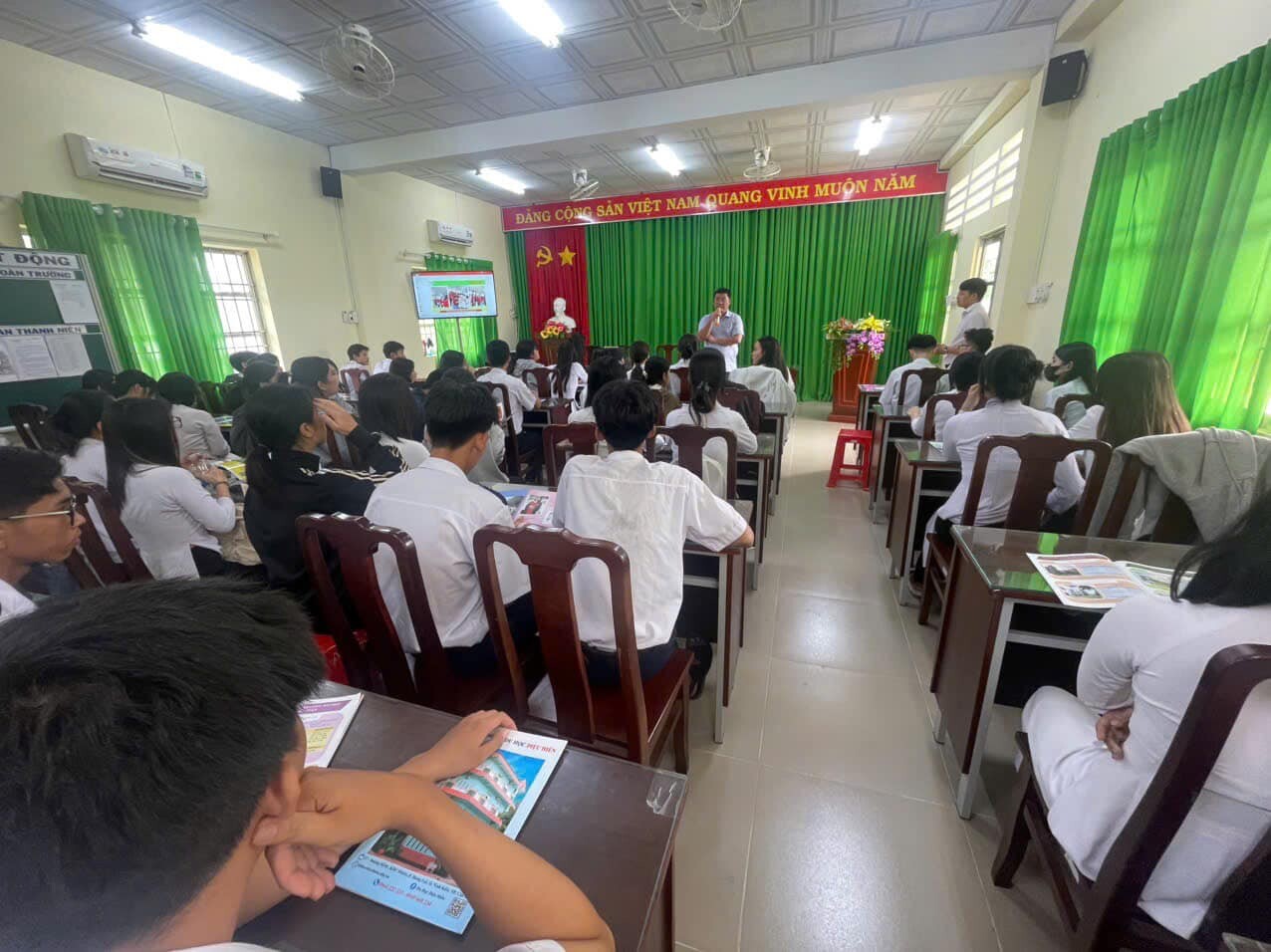 DU HỌC HÓA DIỆU HIỀN 7