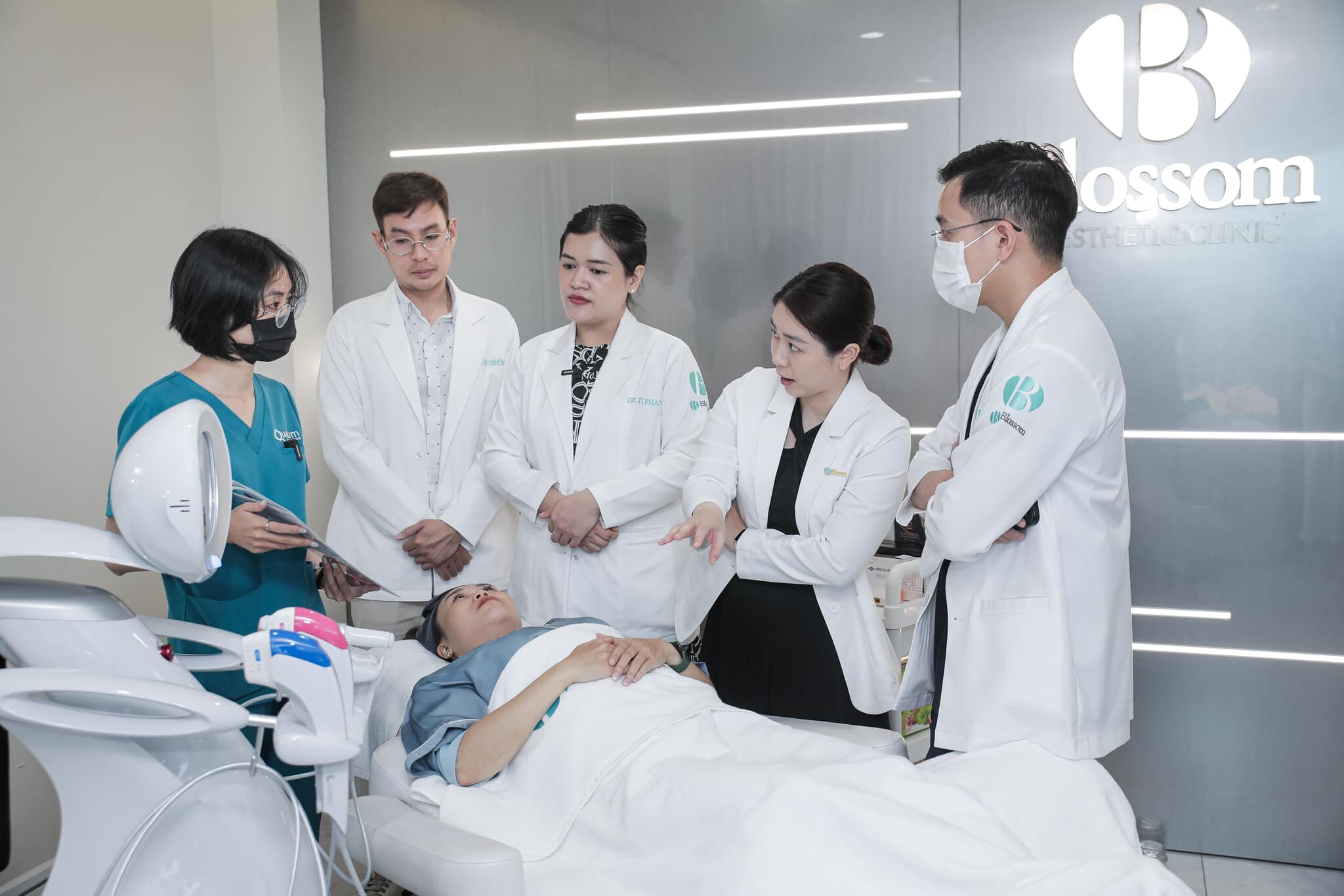 Thẩm Mỹ Blossom 8