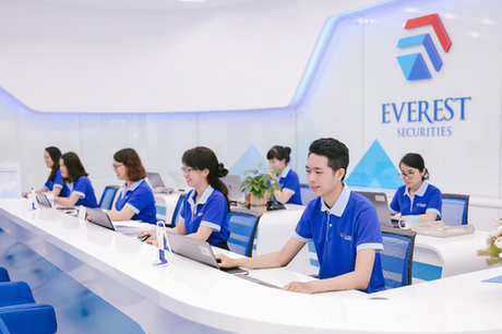 Chứng khoán Everest 2