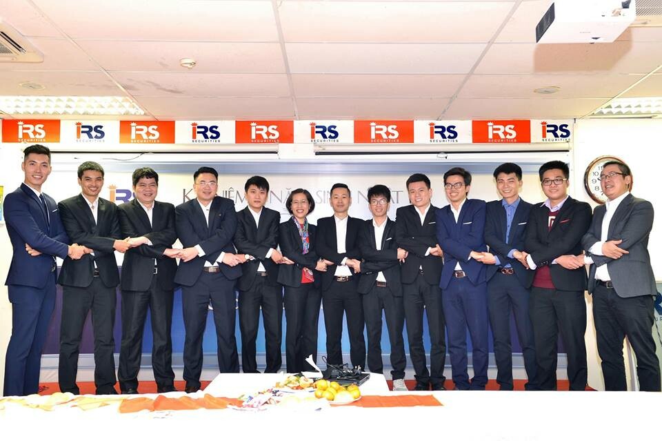 Chứng khoán UPS (Chứng khoán quốc tế Hoàng Gia IRS) 3