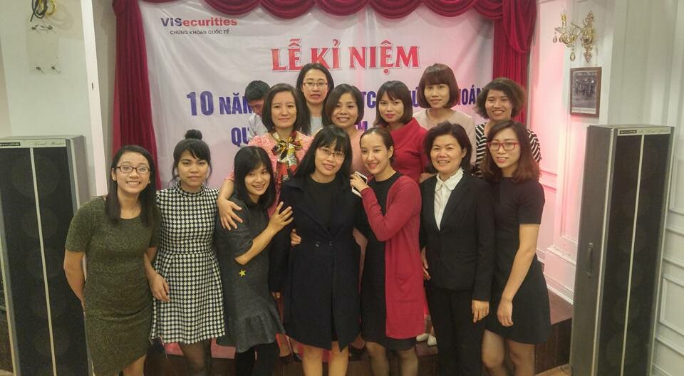 Chứng khoán Quốc tế Việt Nam 2