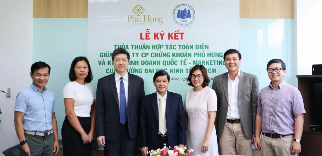 Chứng khoán Phú Hưng 8