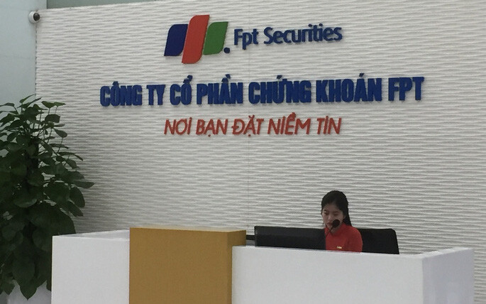 Chứng khoán FPT 6
