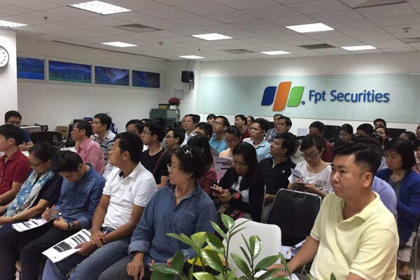 Chứng khoán FPT 8