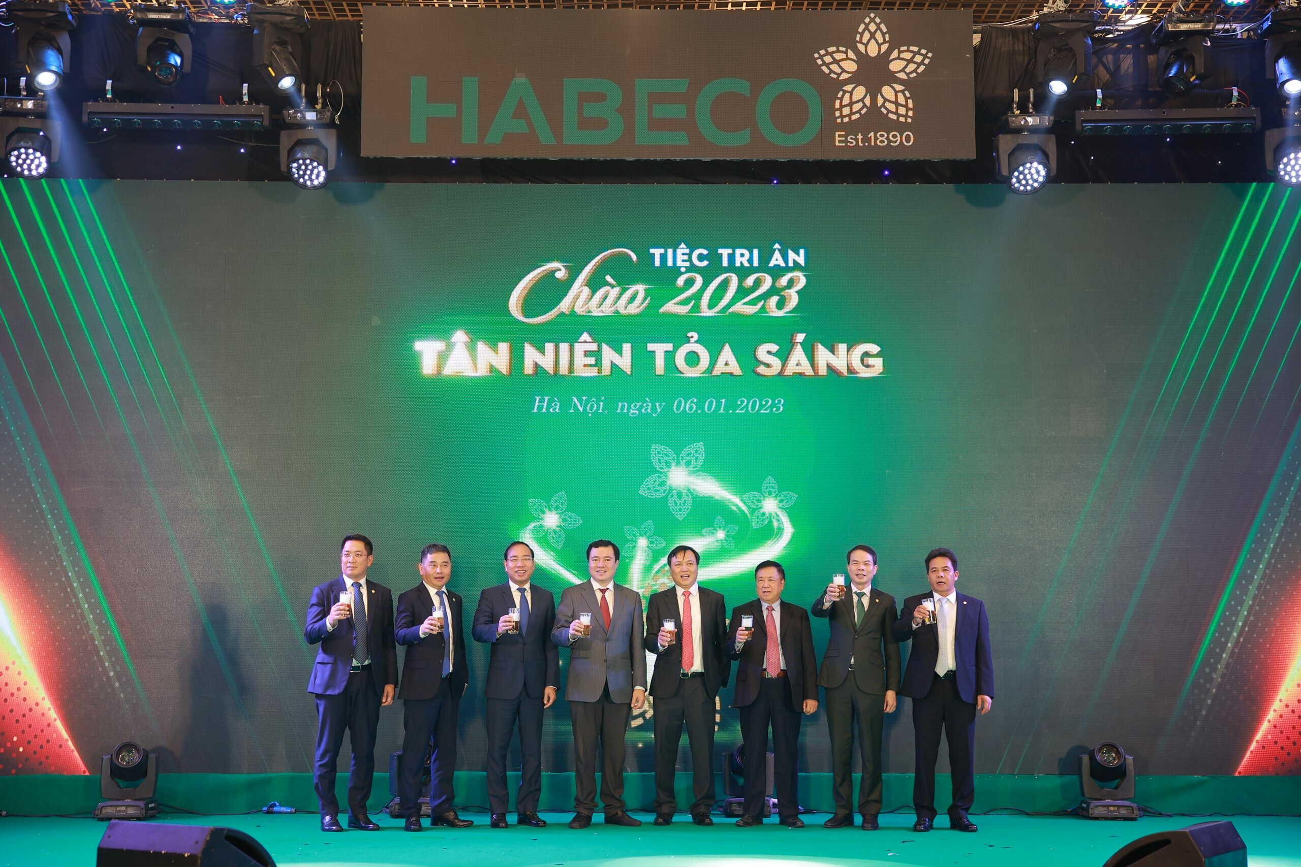 BIA - RƯỢU - NƯỚC GIẢI KHÁT HÀ NỘI HABECO 8