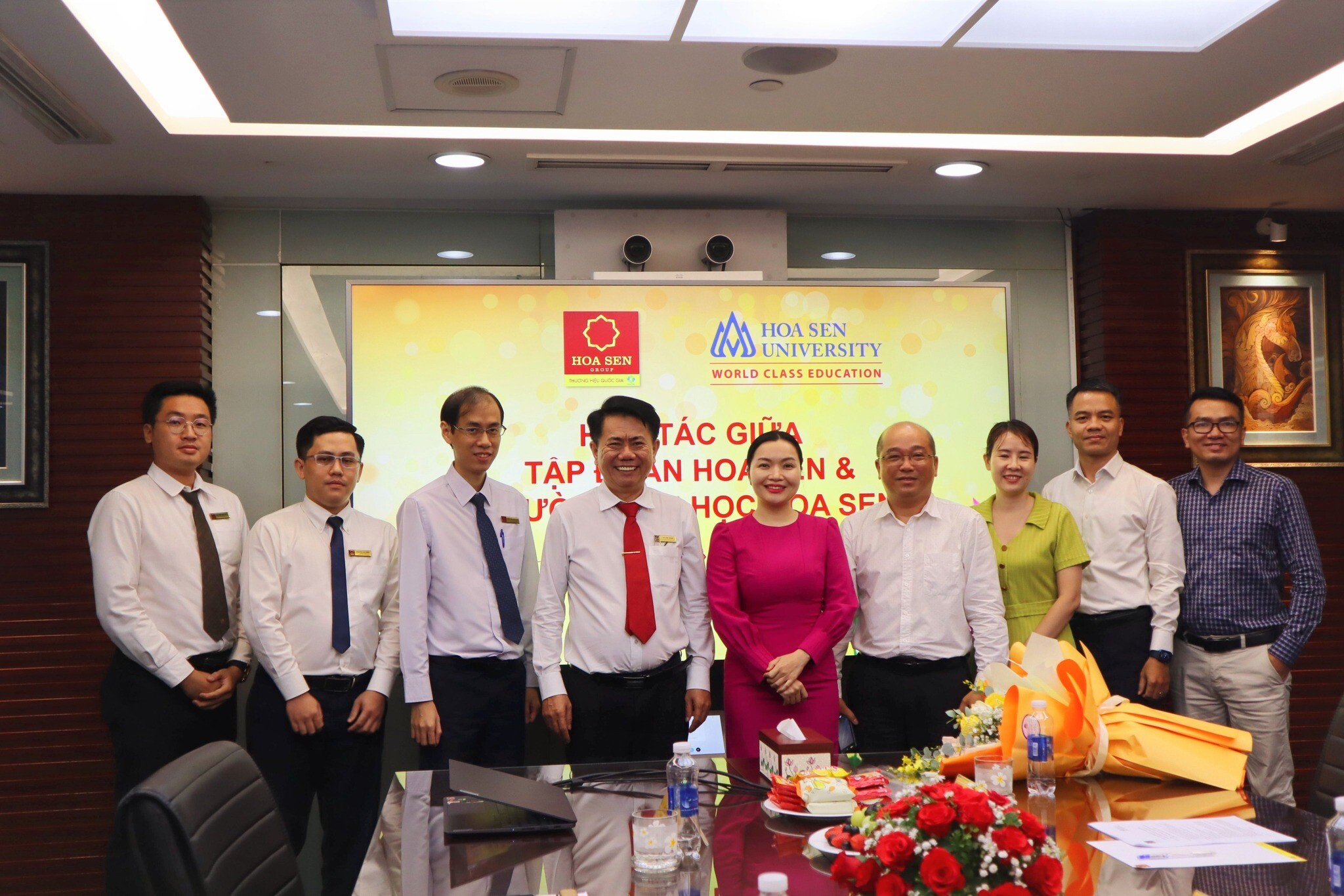 TẬP ĐOÀN HOA SEN 8